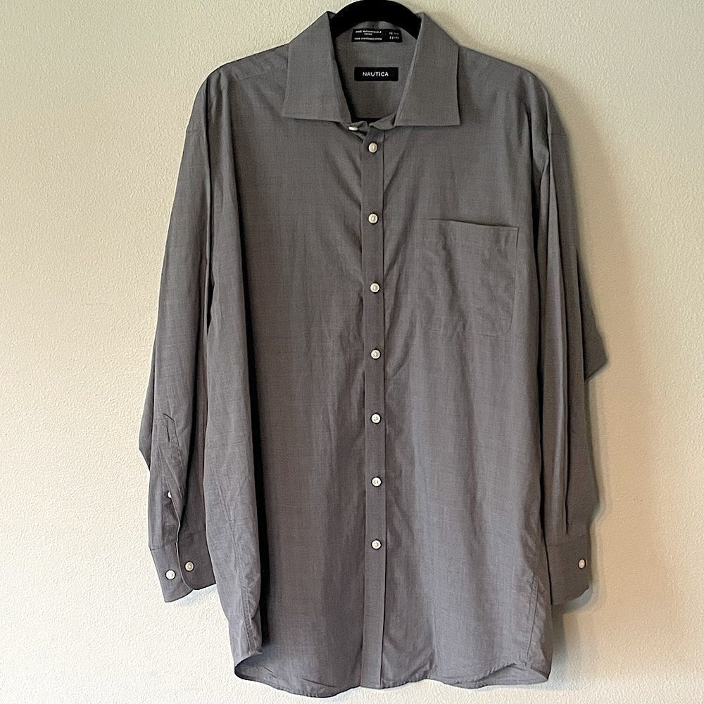 Nautical Men’s Gray Button Down Dress Shirt. Size Large (16.5-32/33).